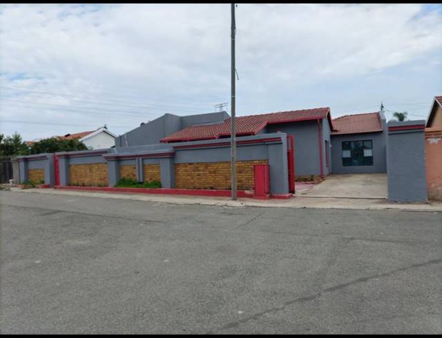 4 BEDROOM HOUSE FOR SALE IN MID ENNERDALE